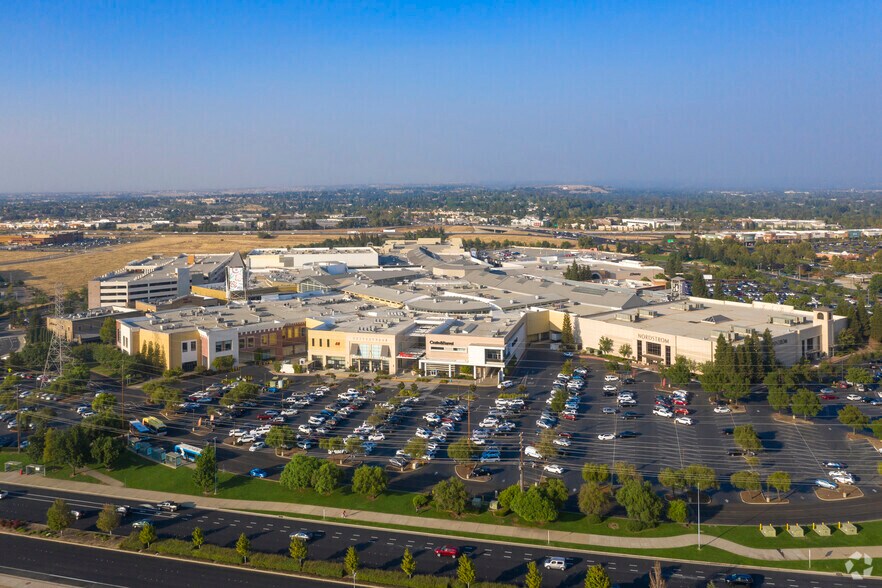 More Photos Of 1125-1197 Galleria Blvd, Roseville Unknown For Lease