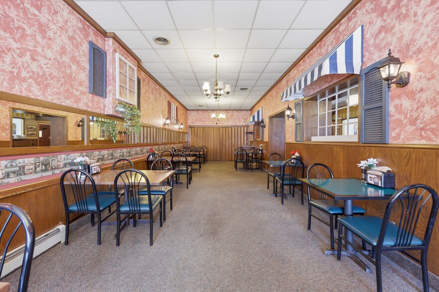 More Photos Of 262 Central Ave, Long Prairie Restaurant For Sale