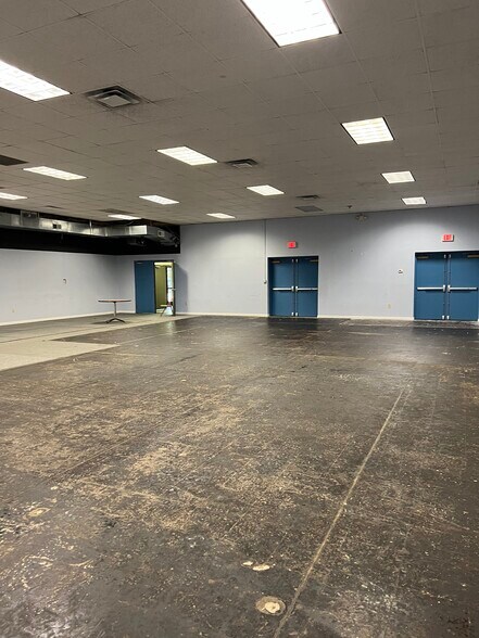 More Photos Of 3907 SW Burlingame Rd, Topeka Office For Sale