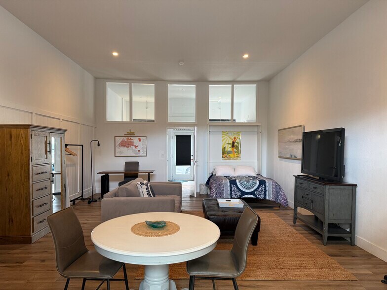 More Photos Of 217 Grand Ave, Pacific Grove Storefront For Sale