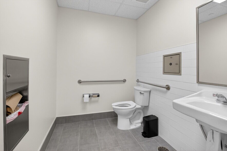 More Photos Of 5150 Linton Blvd, Delray Beach Medical For Lease