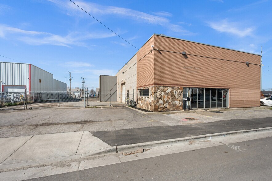 More Photos Of 122 Navajo St, Salt Lake City Manufacturing For Lease