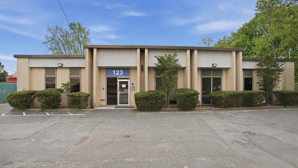 More Photos Of 123 Stewart Ave, Hicksville Medical For Sale