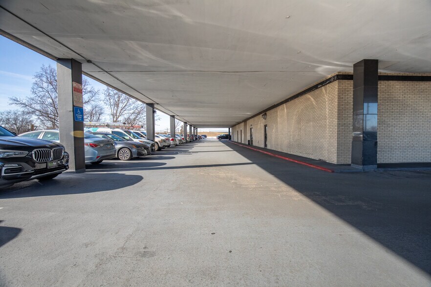 More Photos Of 9666 Olive Blvd, Olivette Office For Lease