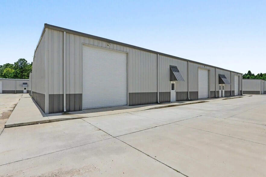 More Photos Of 8655 Tucker Rd, Ocean Springs Warehouse For Lease