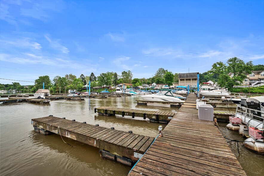 More Photos Of 228 Arch St, Verona Marina For Sale