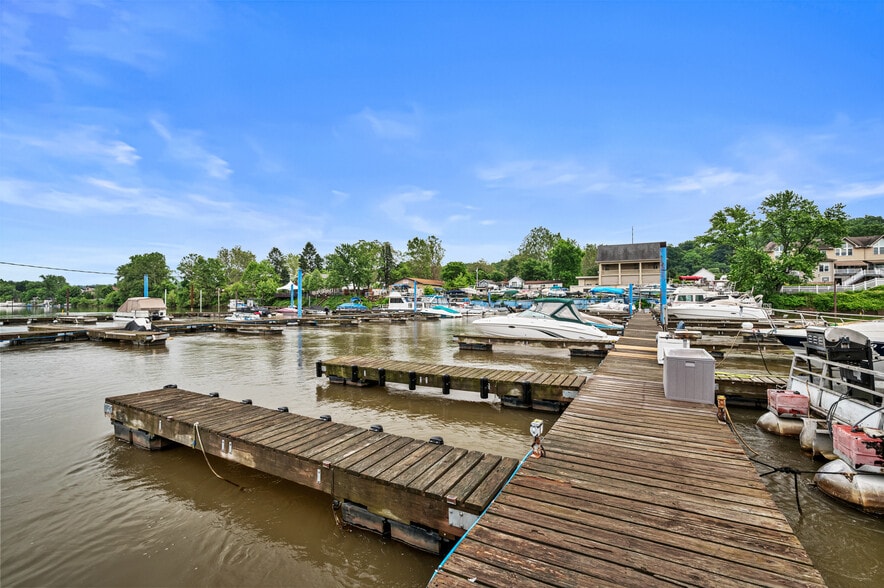 More Photos Of 228 Arch St, Verona Marina For Sale
