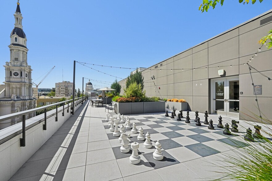 More Photos Of 1010 11th St, Sacramento Apartments For Lease