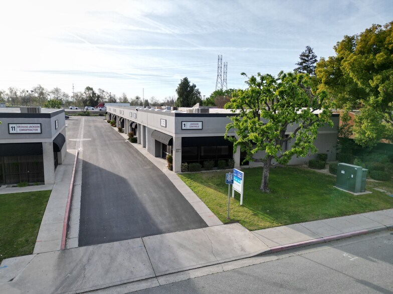 More Photos Of 2015 Westwind Dr, Bakersfield Warehouse For Lease