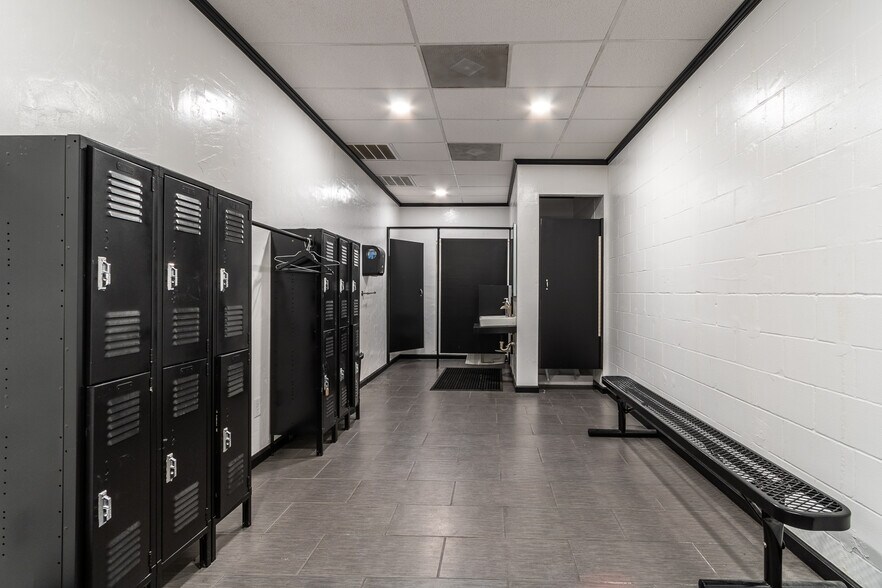 More Photos Of 1724 NE 2nd St, Gainesville Light Manufacturing For Sale