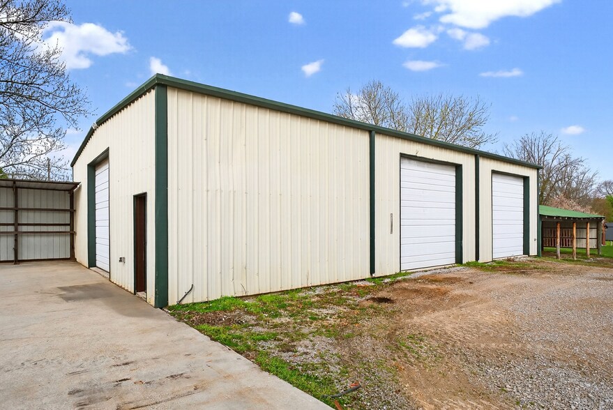 More Photos Of 350 5th S ave, Baxter Industrial For Lease