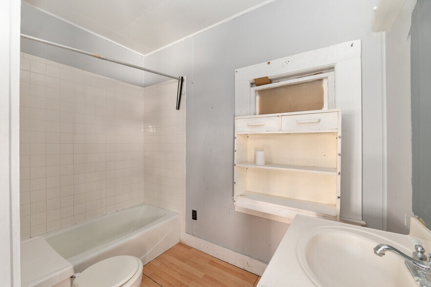 More Photos Of 1007 25th St, Ocala General Retail For Sale