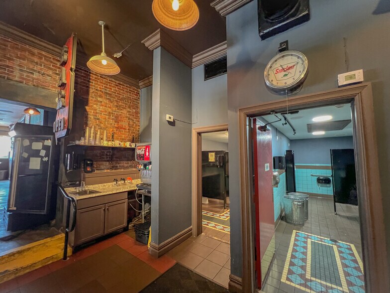 More Photos Of 404 Southard St, Key West Restaurant For Sale