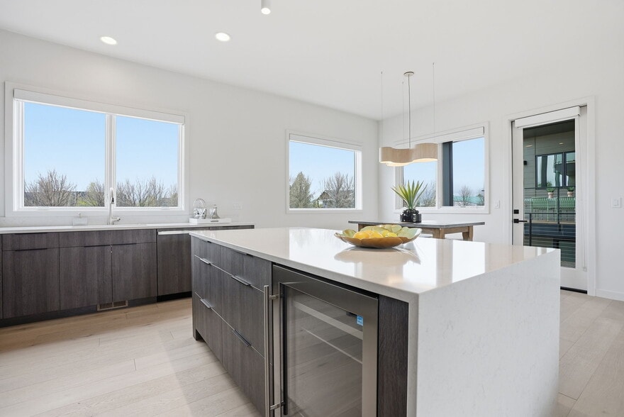 More Photos Of 210 SW Log Ct, Bend Apartments For Sale