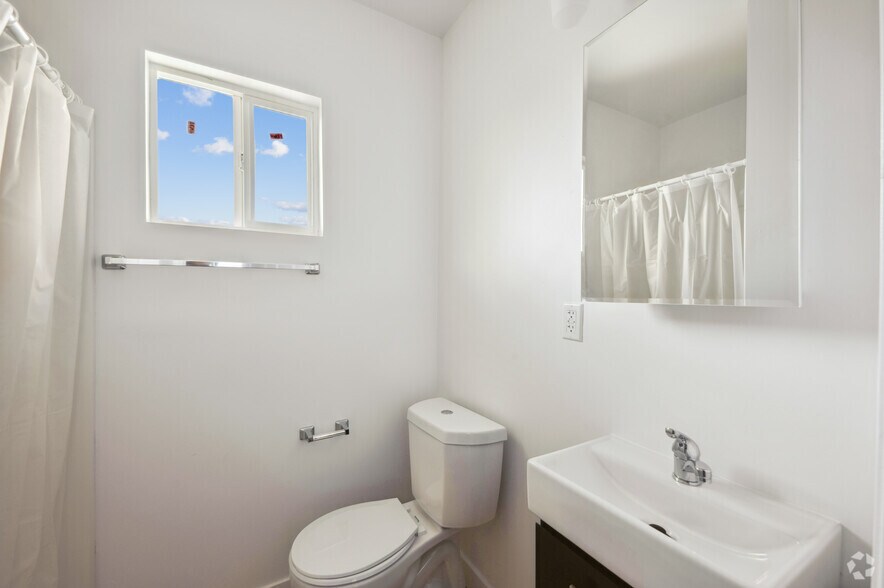 More Photos Of 2025 W 3rd St, Los Angeles Hotel For Lease