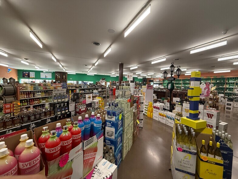 More Photos Of 3404 E 146th St, Carmel Storefront For Sale