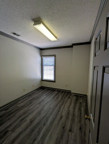 More Photos Of 1003 Hay St, Fayetteville Office For Lease