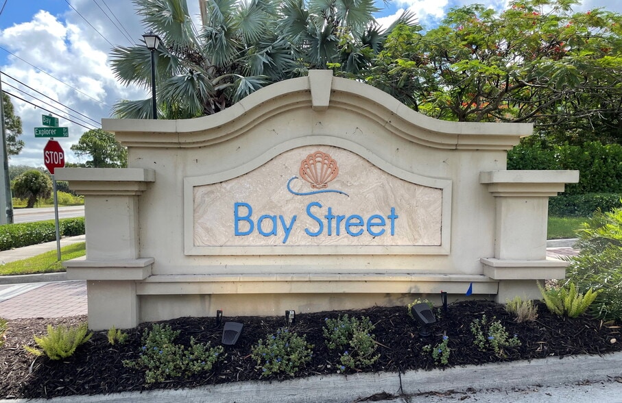 More Photos Of 20 E Bay St, Osprey Land For Sale