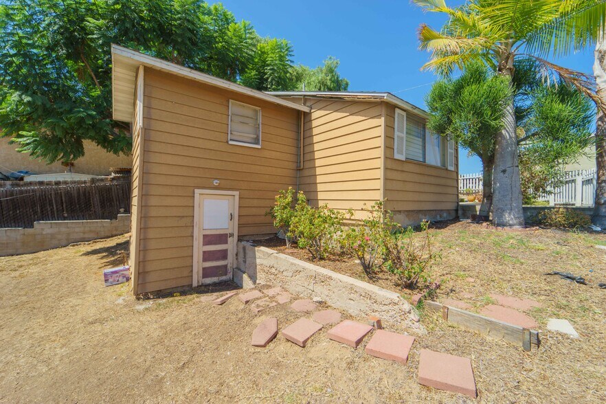 More Photos Of 1202-1216 E 7th St, National City Apartments For Sale