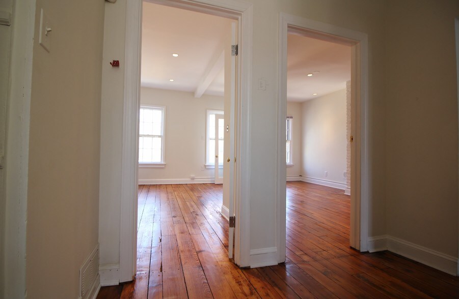 More Photos Of 1804 T St NW, Washington Office For Lease