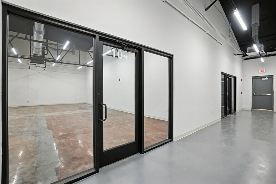 More Photos Of 933 Louise Ave, Charlotte Storefront For Lease