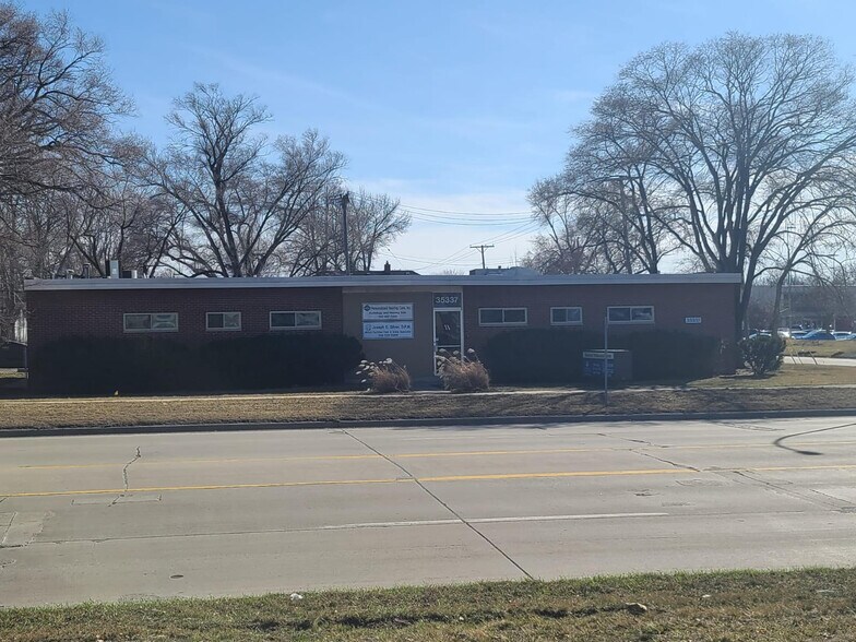 More Photos Of 35337 Warren Rd, Westland Medical For Sale