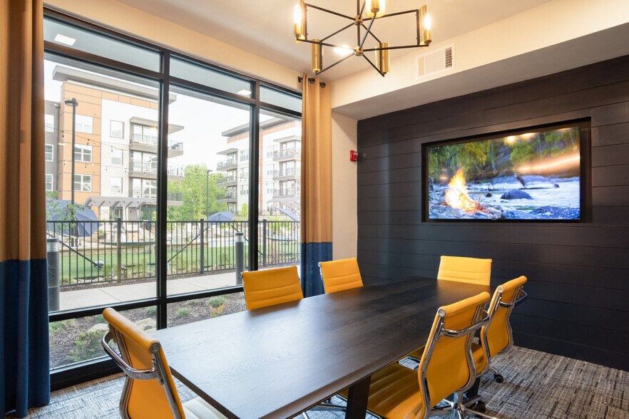 More Photos Of 930 W Mallard Creek Church Rd, Charlotte Apartments For Lease
