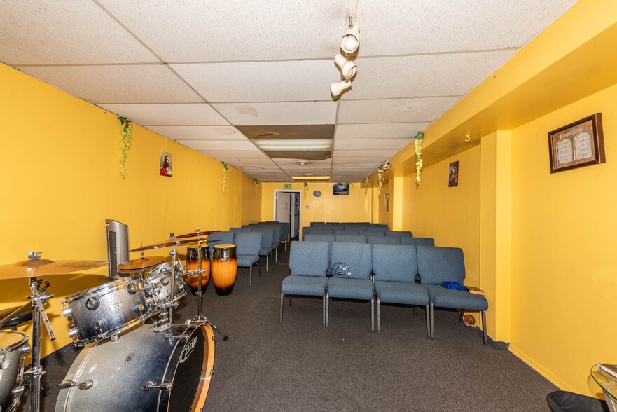 More Photos Of 4805-4811 Belair Rd, Baltimore Freestanding For Sale