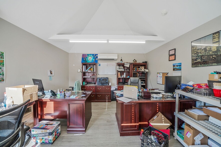 More Photos Of 93 N Clinton Ave, Bay Shore Warehouse For Sale