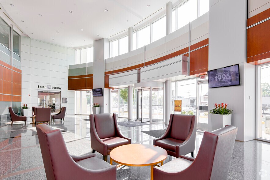 More Photos Of 1934 Old Gallows Rd, Vienna Office For Lease