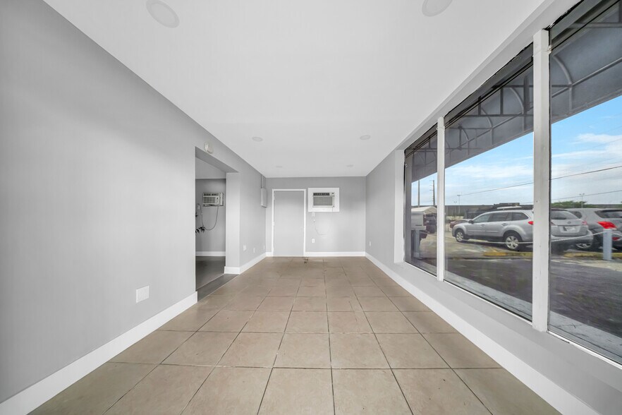 More Photos Of 5600 E 8th Ave, Hialeah Auto Dealership For Lease