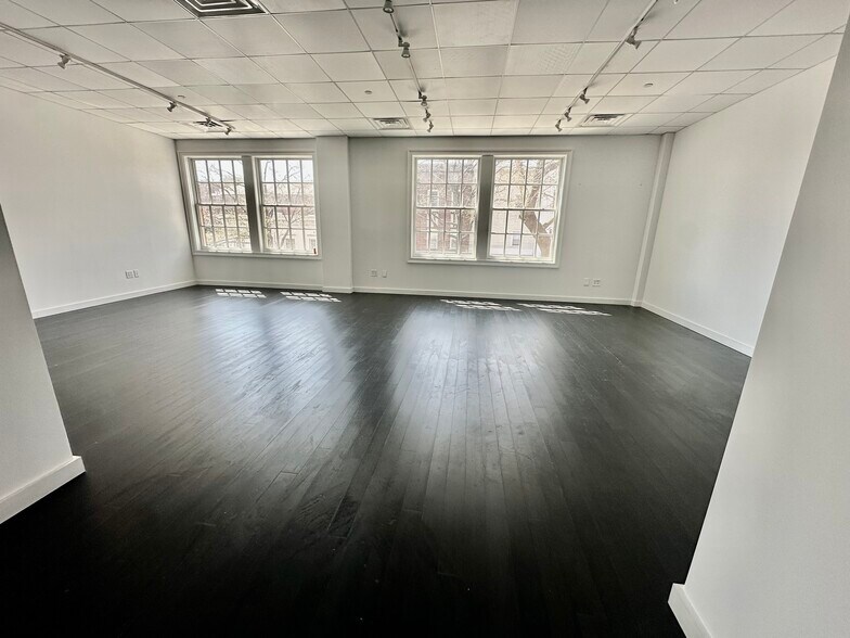 More Photos Of 53 Greenwich Ave, Greenwich Office For Sale
