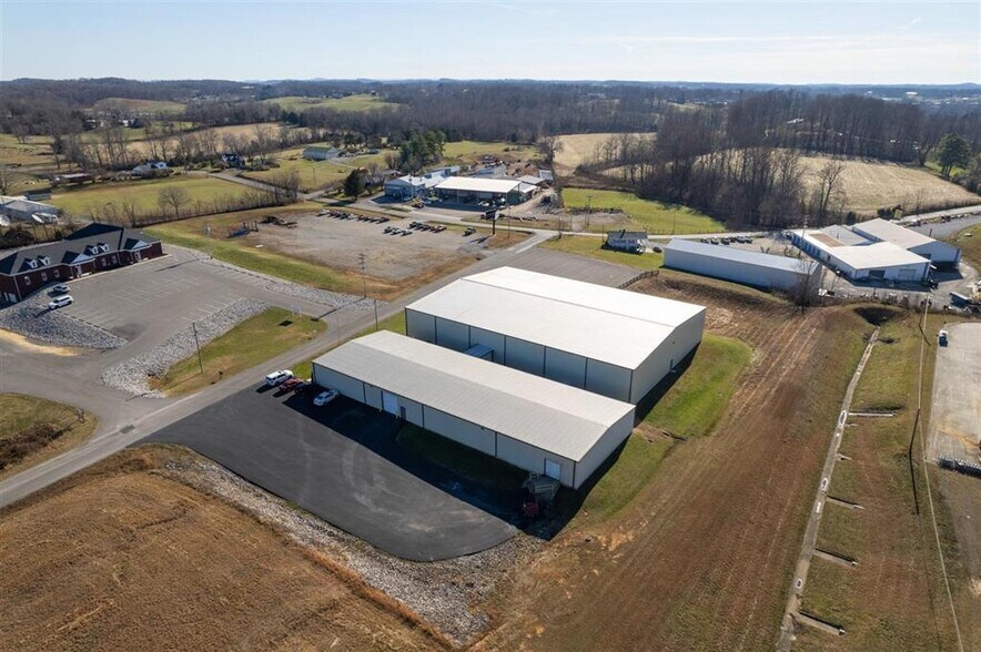 More Photos Of 252 Commerce Dr, Tompkinsville Warehouse For Sale