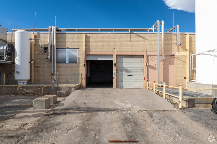 More Photos Of 450 25th St, Greeley Manufacturing For Lease
