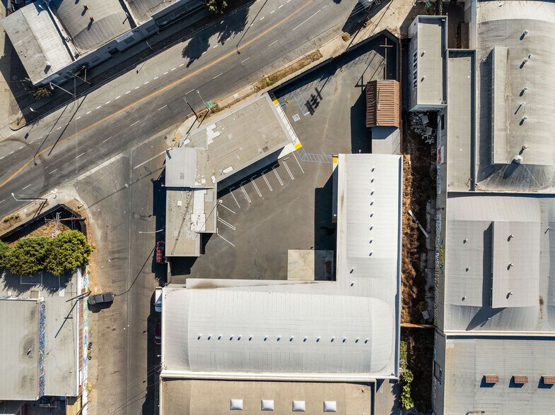 More Photos Of 3170 E 11th St, Los Angeles Warehouse For Sale