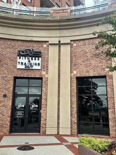More Photos Of 240 N Water St, Wilmington Specialty For Lease