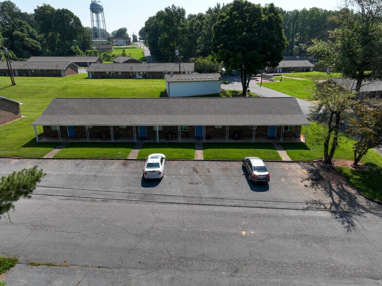 More Photos Of 100 S Kirkland Ave, Elkin Apartments For Sale