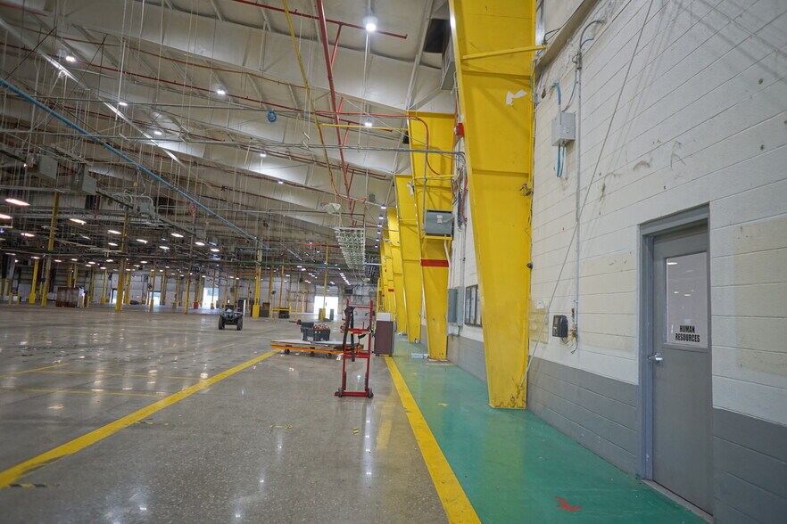 More Photos Of 850 Industrial Rd, Madisonville Manufacturing For Lease