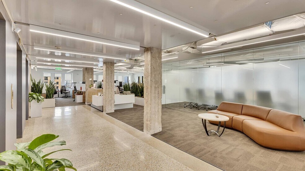 More Photos Of 114 W 7th St, Austin Office For Lease