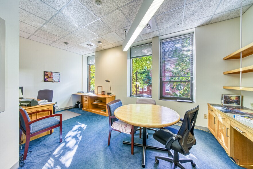 More Photos Of 99 Middle St, Manchester Office Residential For Sale