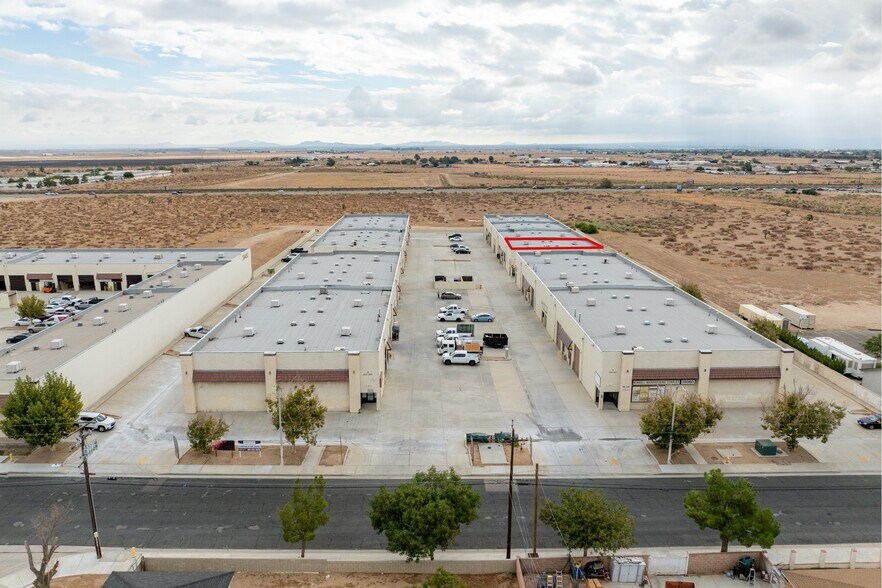 More Photos Of 39360 3rd St E, Palmdale Warehouse For Lease