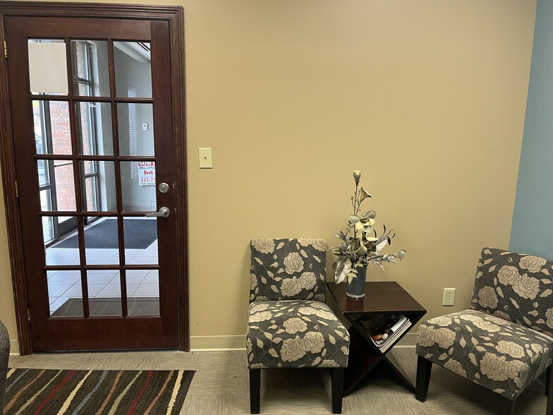 More Photos Of 373 Meridian Parke Ln, Greenwood Medical For Lease