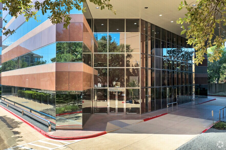 More Photos Of 2603 Augusta Dr, Houston Office For Lease