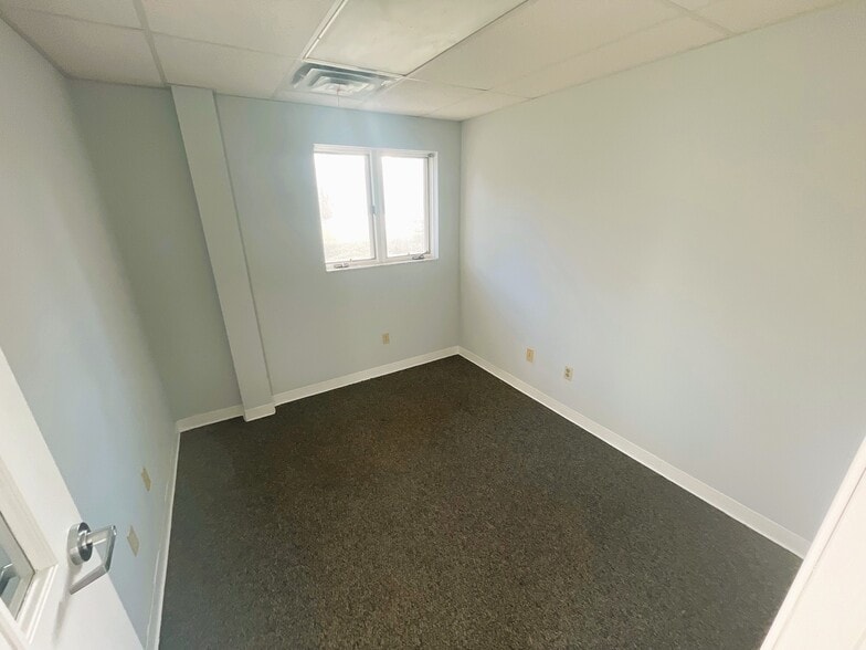 More Photos Of 2291 Traversefield Dr, Traverse City Manufacturing For Lease