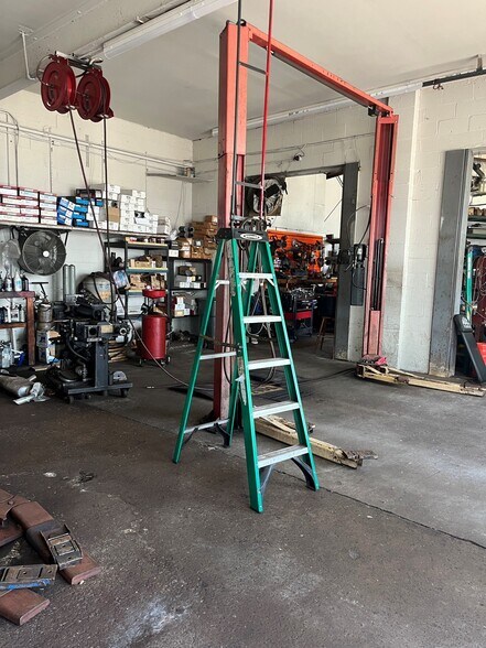 More Photos Of 2285 Crain Hwy, Waldorf Auto Repair For Sale