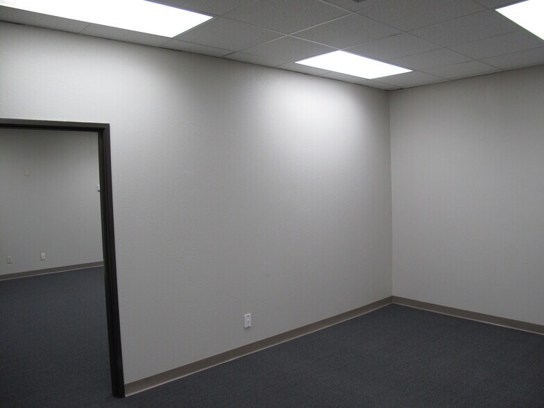 More Photos Of 531 N Portland Ave, Oklahoma City Warehouse For Lease