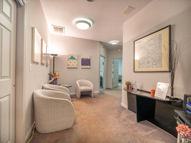 More Photos Of 55 Sullys Trl, Pittsford Office For Lease