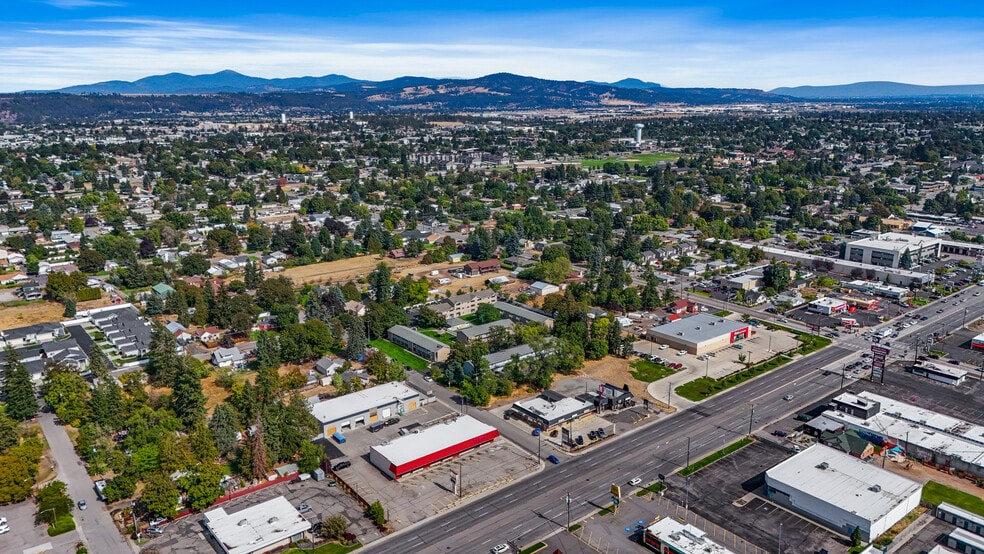 More Photos Of 21 N Skipworth Rd, Spokane Valley Showroom For Sale