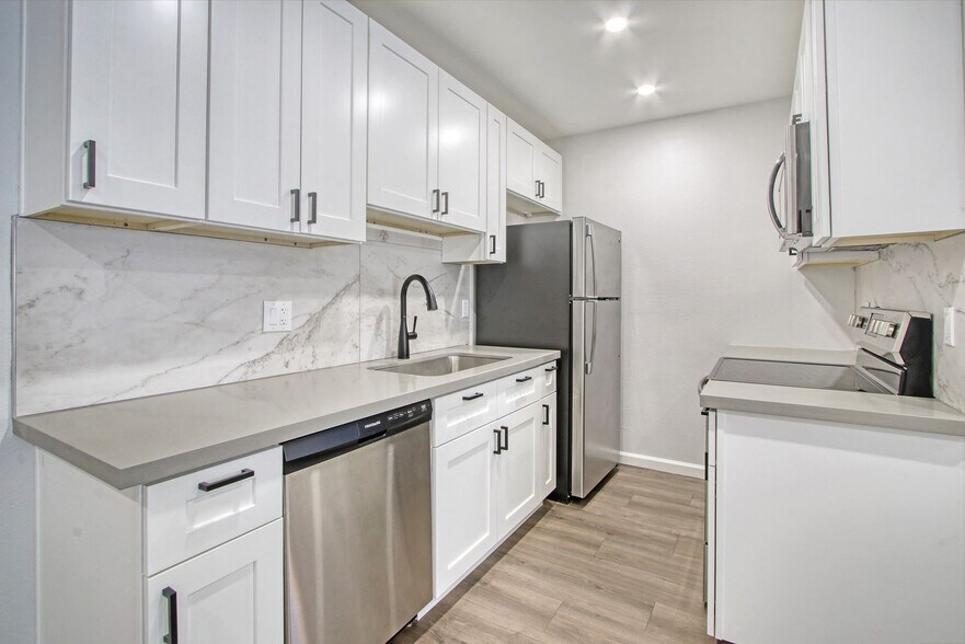 More Photos Of 2635 N Hayden Rd, Scottsdale Apartments For Sale