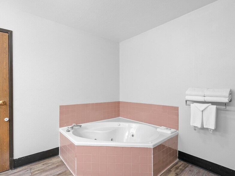 More Photos Of 815 E Hwy 89, Kanab Hotel For Sale